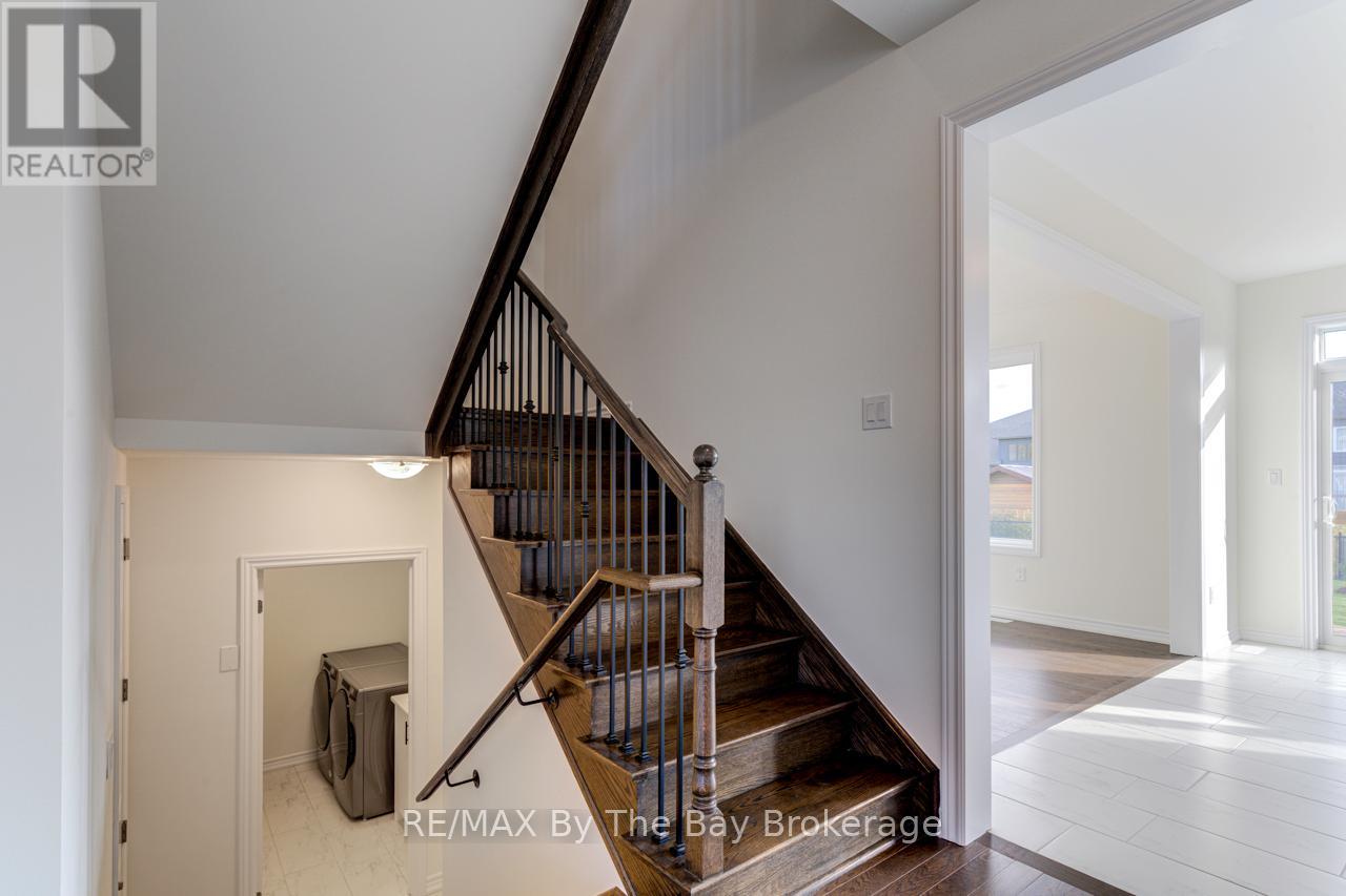 206 Mapleside Drive, Wasaga Beach, Ontario  L9Z 0L4 - Photo 17 - S12024179