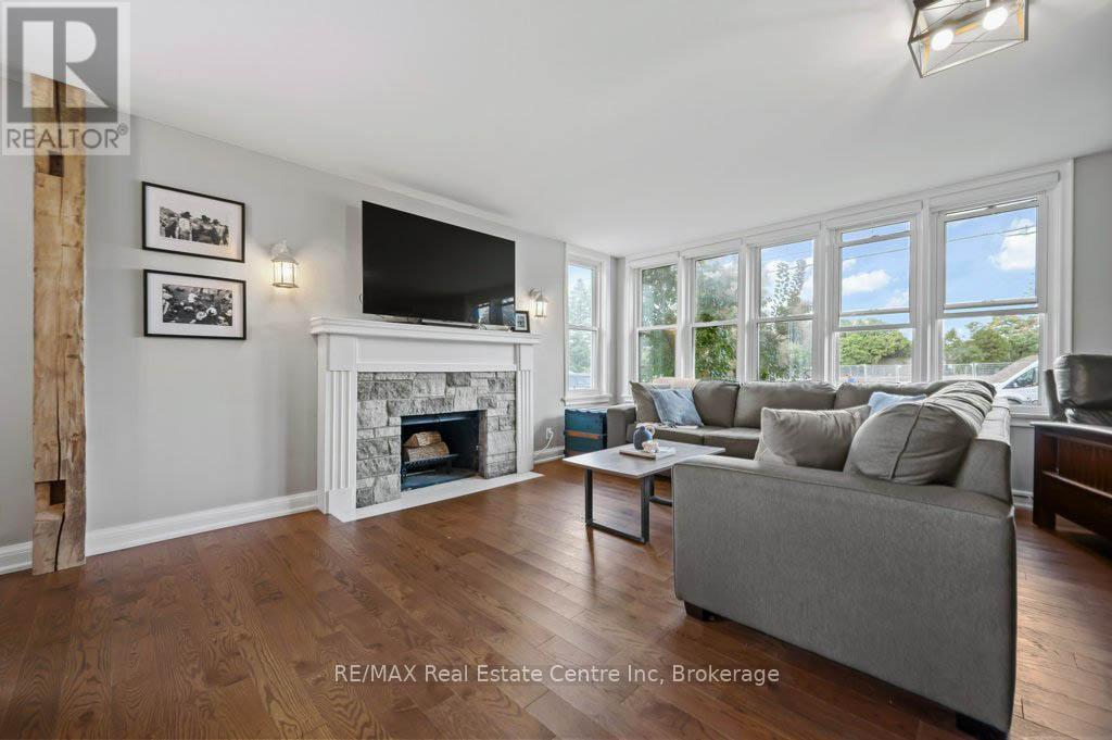 255 Gowrie Street S, Centre Wellington, Ontario  N1M 2H7 - Photo 2 - X12024263