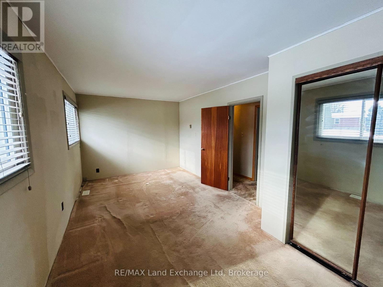 81 Queen Street, Morris Turnberry, Ontario  N0G 1G0 - Photo 8 - X12024296