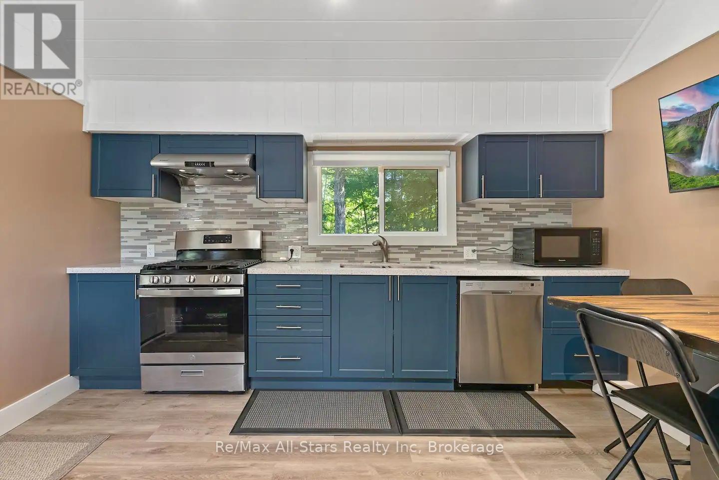 2213 Highway 60 Highway, Lake Of Bays, Ontario  P1H 2J6 - Photo 11 - X12024309