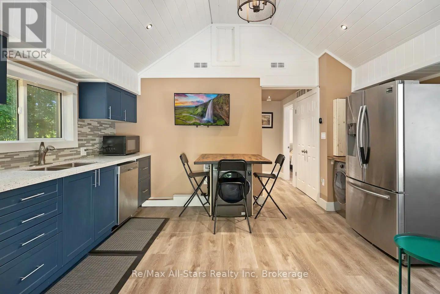 2213 Highway 60 Highway, Lake Of Bays, Ontario  P1H 2J6 - Photo 13 - X12024309