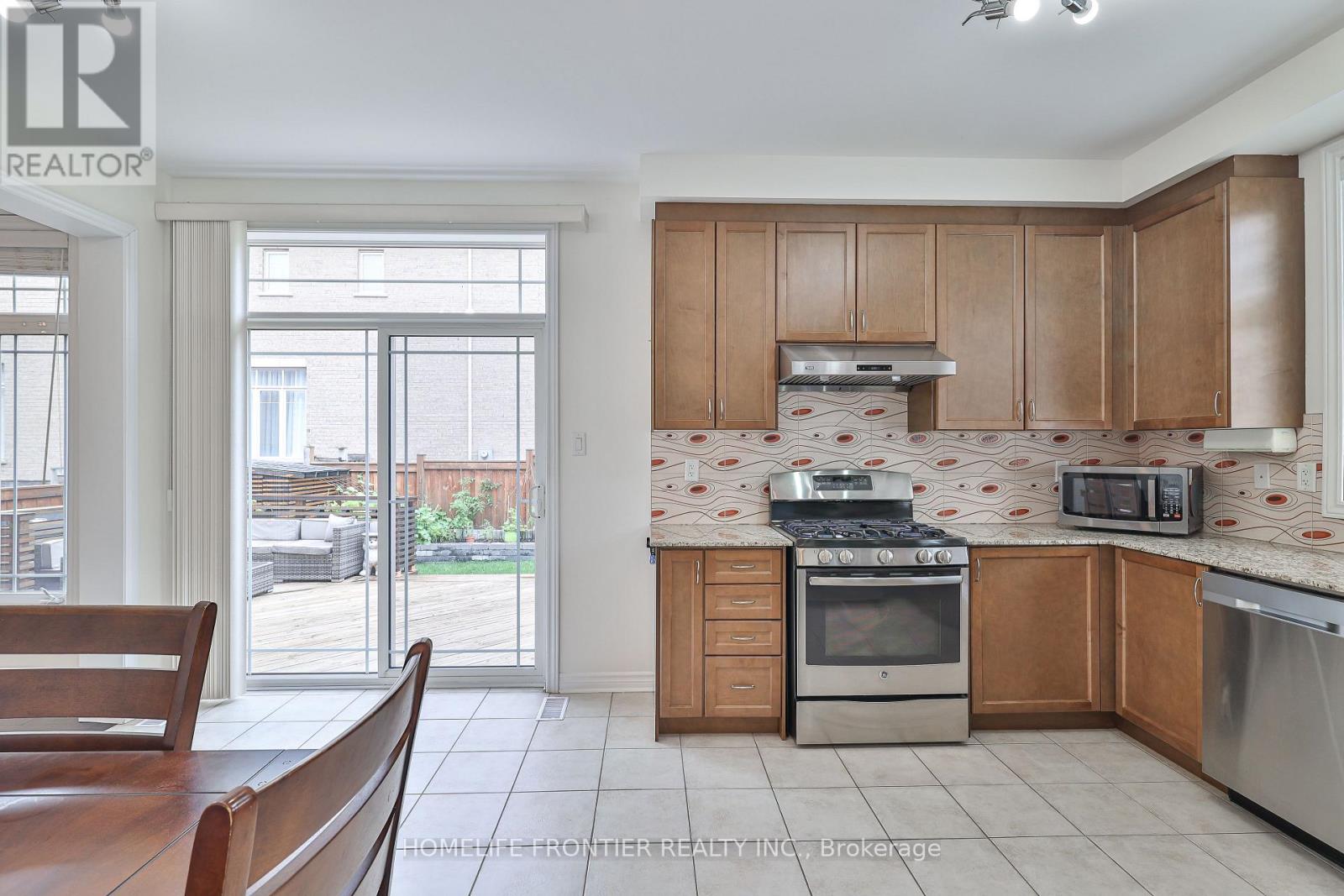 3 Pavarotti Street, Richmond Hill, Ontario  L4E 0R5 - Photo 10 - N12024178