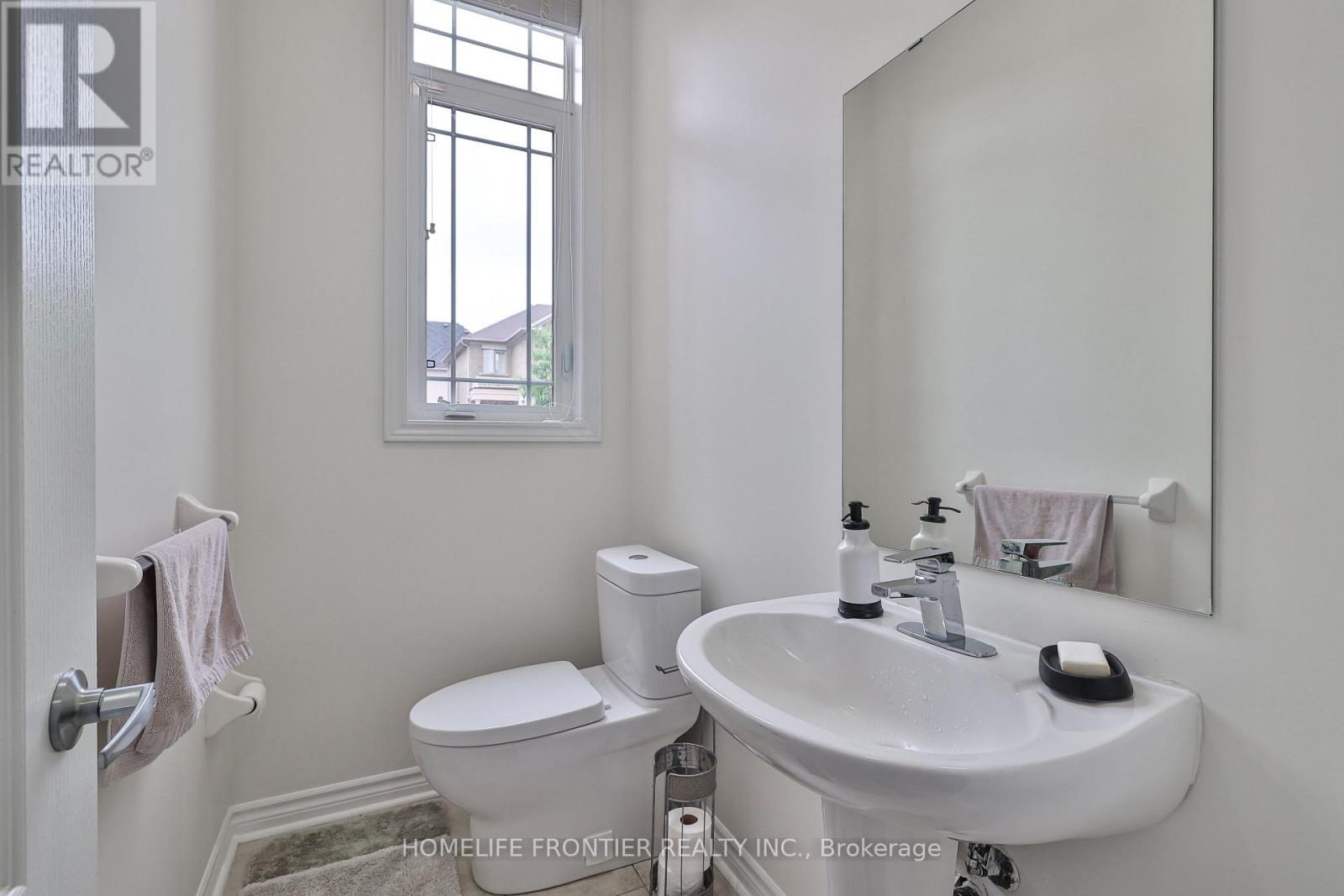 3 Pavarotti Street, Richmond Hill, Ontario  L4E 0R5 - Photo 19 - N12024178