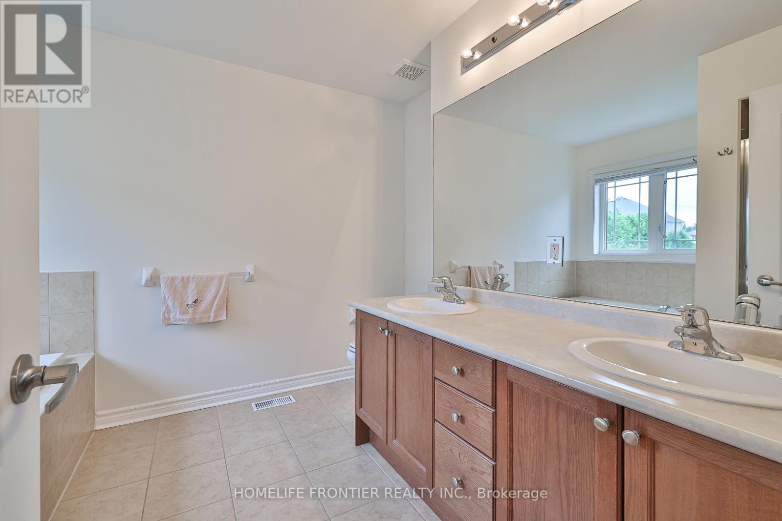 3 Pavarotti Street, Richmond Hill, Ontario  L4E 0R5 - Photo 23 - N12024178