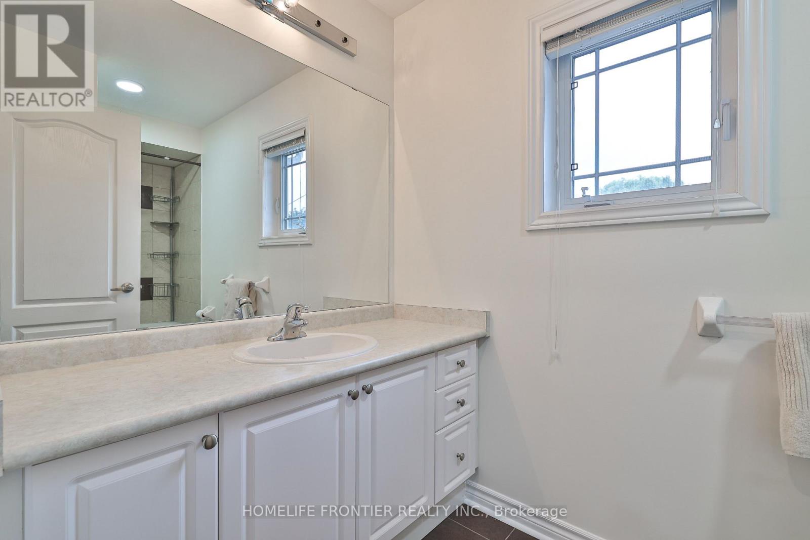 3 Pavarotti Street, Richmond Hill, Ontario  L4E 0R5 - Photo 32 - N12024178