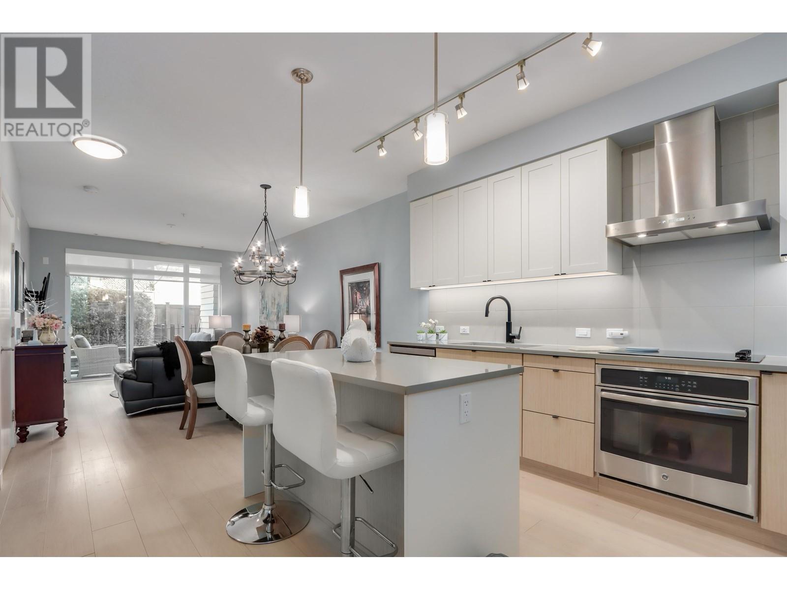 117 3205 Mountain Highway, North Vancouver, British Columbia  V7K 0A3 - Photo 3 - R2978611