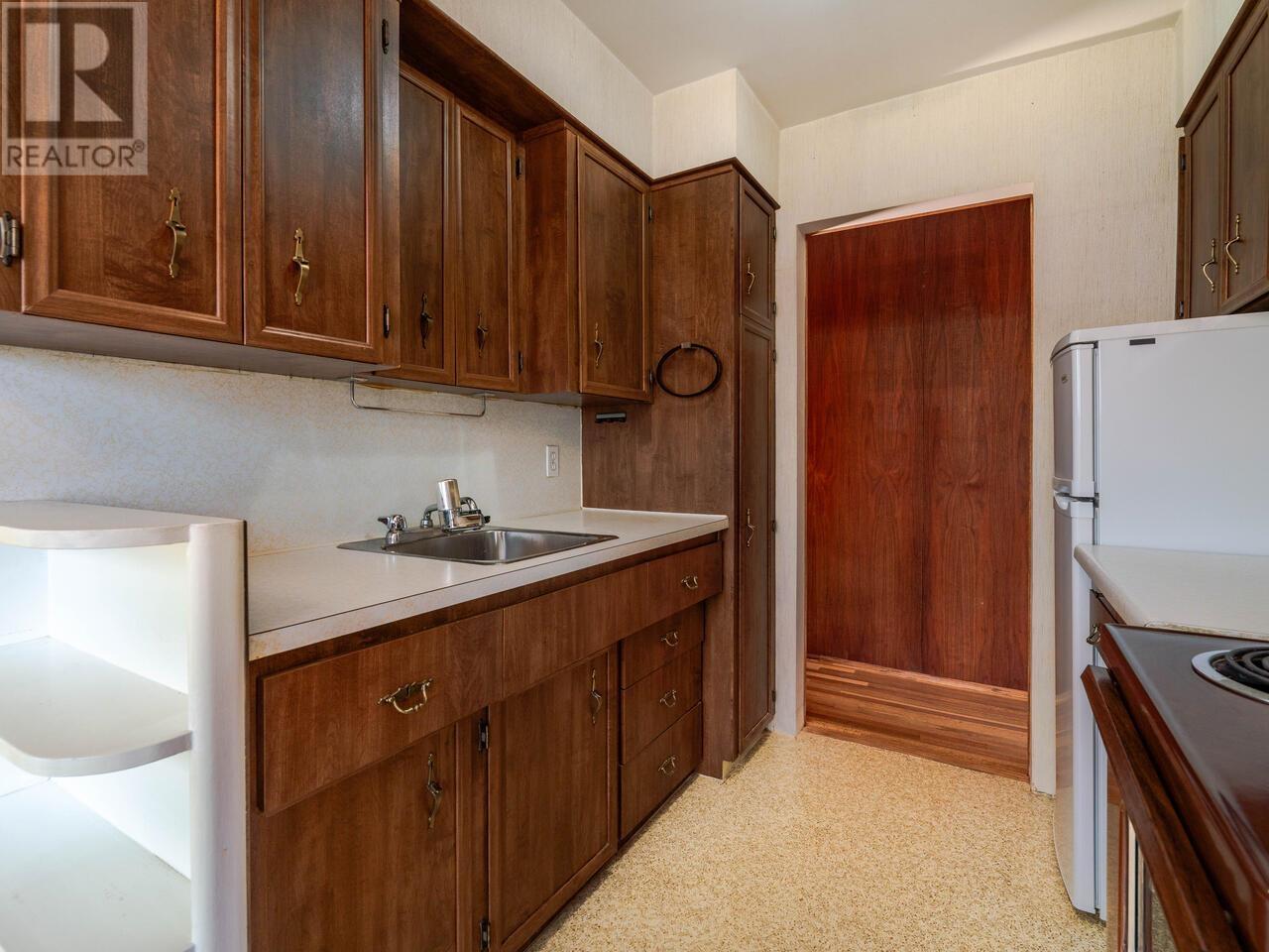 Listing Picture 12 of 21 : 101 1590 W 10TH AVENUE, Vancouver / 溫哥華 - 魯藝地產 Yvonne Lu Group - MLS Medallion Club Member