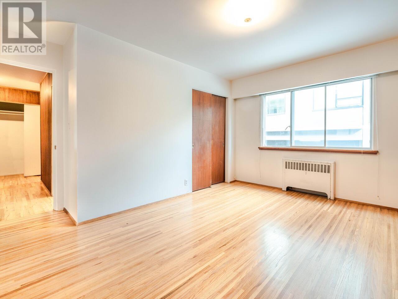 Listing Picture 16 of 21 : 101 1590 W 10TH AVENUE, Vancouver / 溫哥華 - 魯藝地產 Yvonne Lu Group - MLS Medallion Club Member