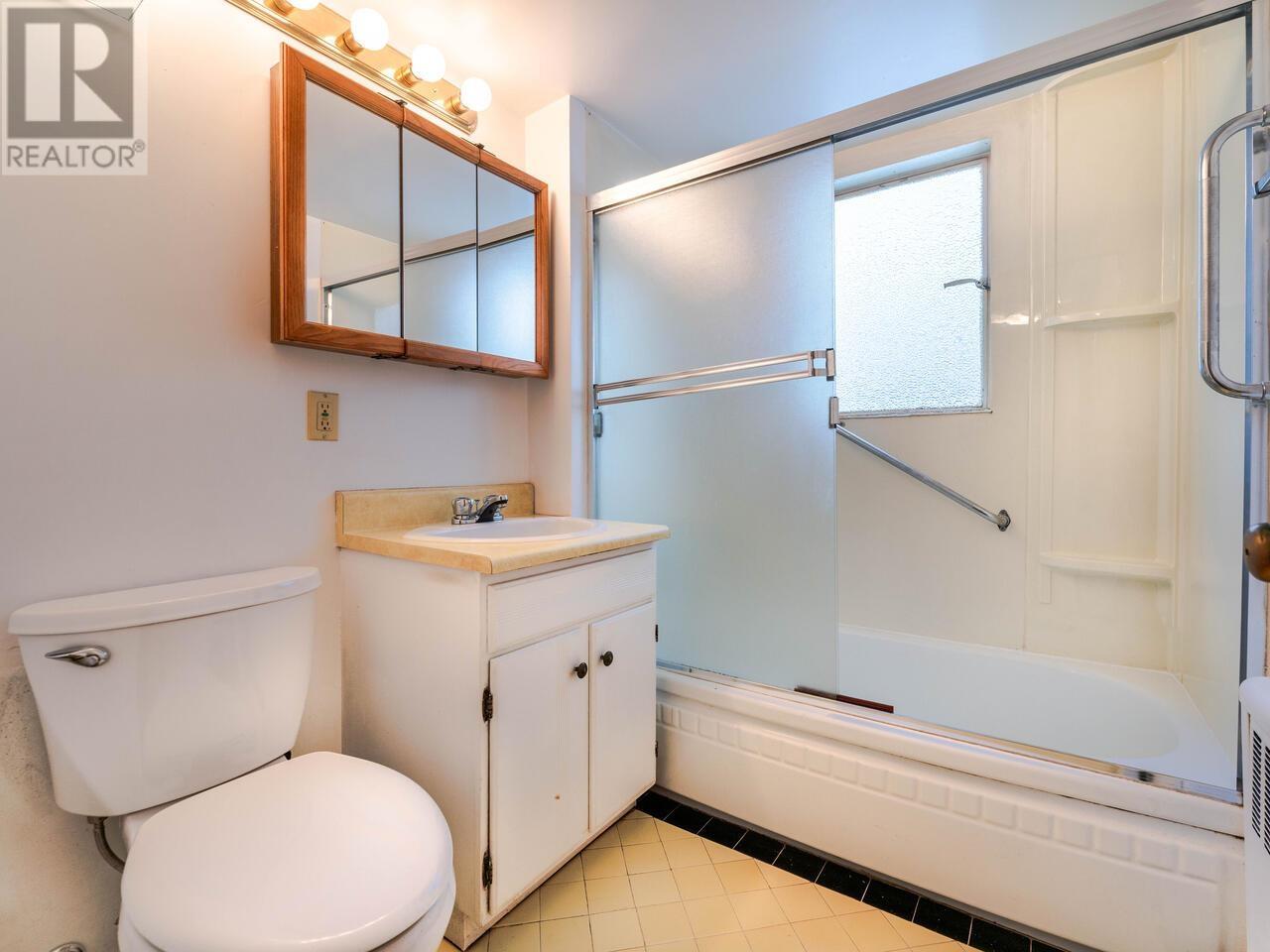 Listing Picture 19 of 21 : 101 1590 W 10TH AVENUE, Vancouver / 溫哥華 - 魯藝地產 Yvonne Lu Group - MLS Medallion Club Member
