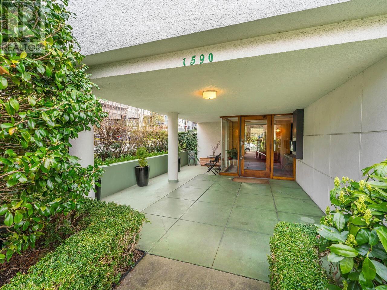 Listing Picture 2 of 21 : 101 1590 W 10TH AVENUE, Vancouver / 溫哥華 - 魯藝地產 Yvonne Lu Group - MLS Medallion Club Member