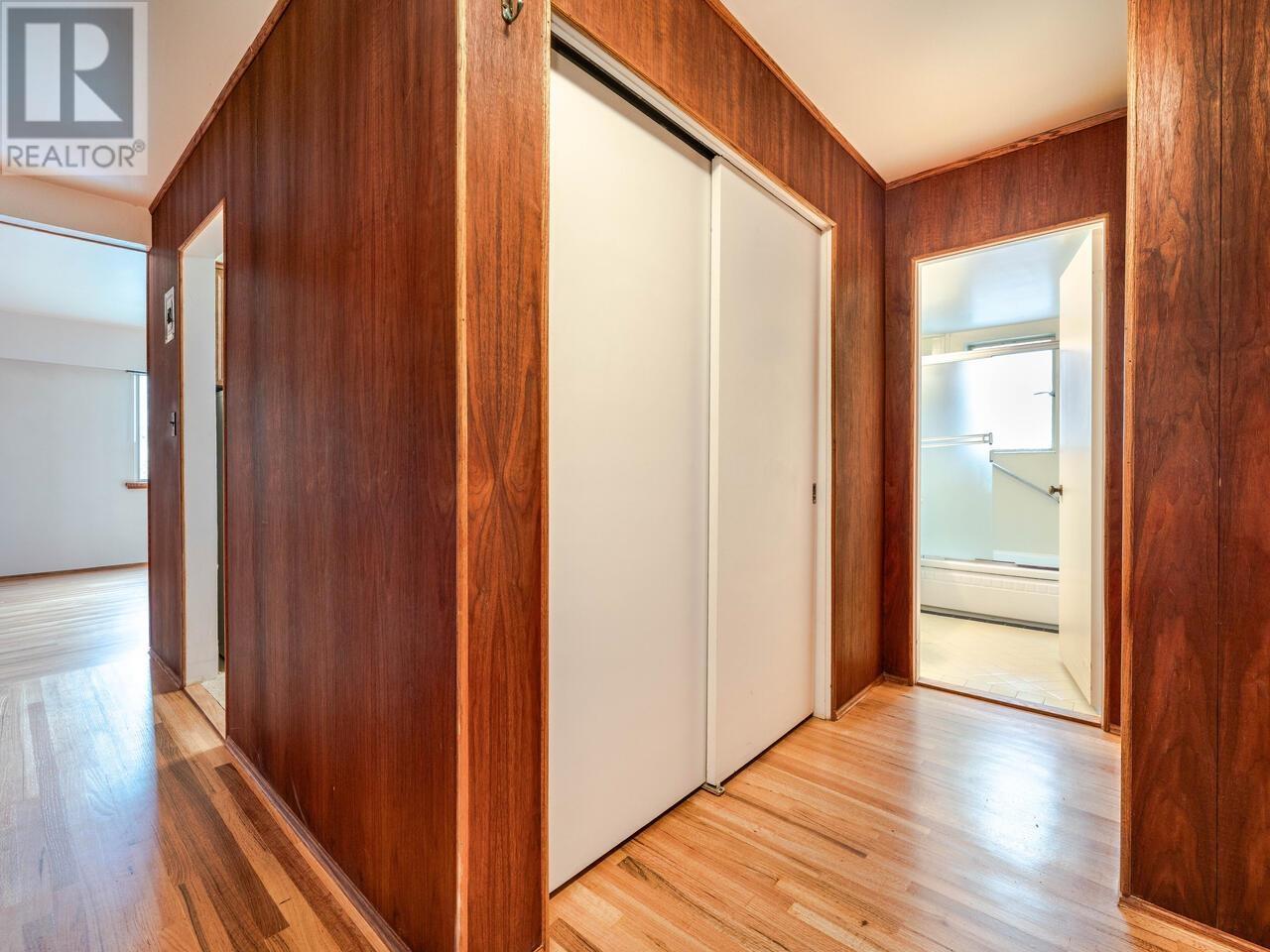 Listing Picture 3 of 21 : 101 1590 W 10TH AVENUE, Vancouver / 溫哥華 - 魯藝地產 Yvonne Lu Group - MLS Medallion Club Member
