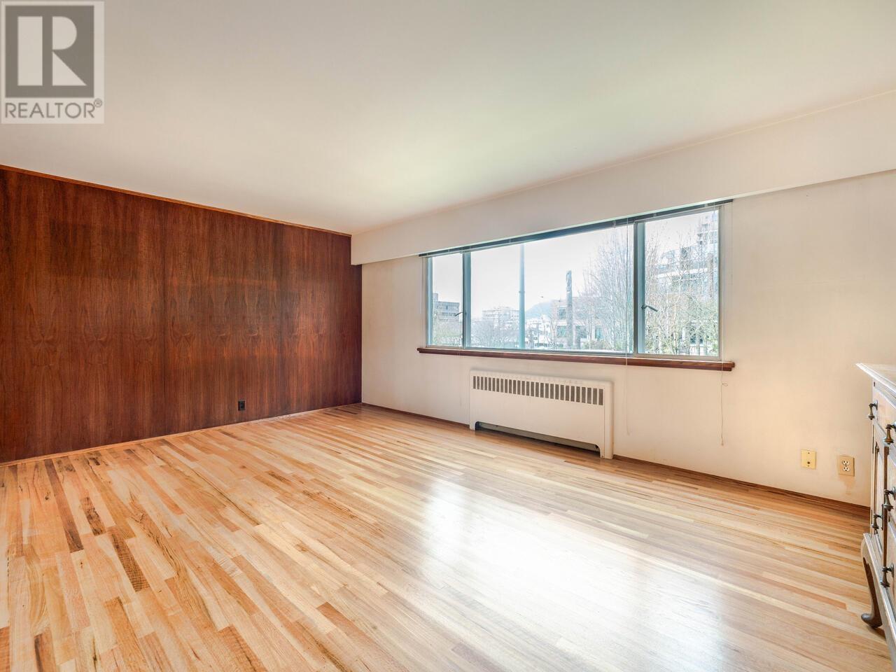 Listing Picture 7 of 21 : 101 1590 W 10TH AVENUE, Vancouver / 溫哥華 - 魯藝地產 Yvonne Lu Group - MLS Medallion Club Member