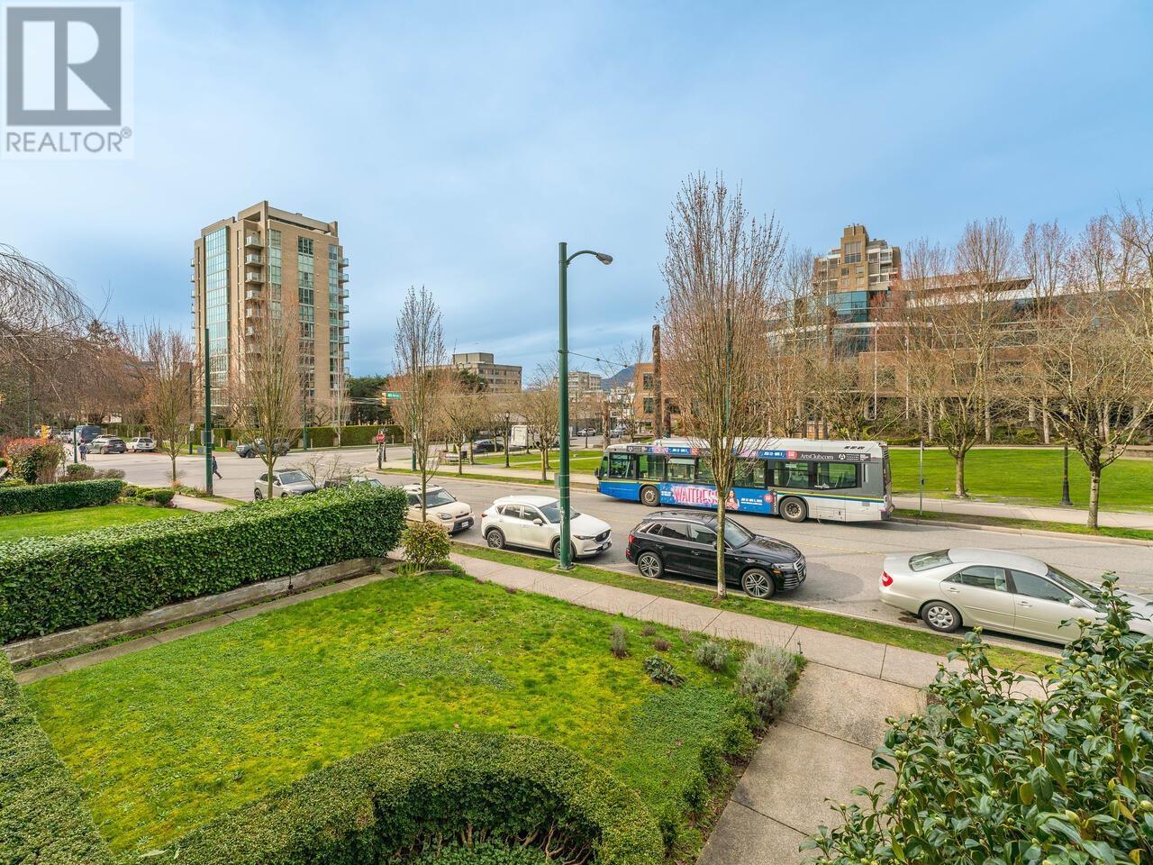 Listing Picture 8 of 21 : 101 1590 W 10TH AVENUE, Vancouver / 溫哥華 - 魯藝地產 Yvonne Lu Group - MLS Medallion Club Member