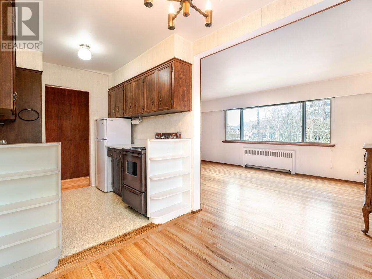Listing Picture 9 of 21 : 101 1590 W 10TH AVENUE, Vancouver / 溫哥華 - 魯藝地產 Yvonne Lu Group - MLS Medallion Club Member