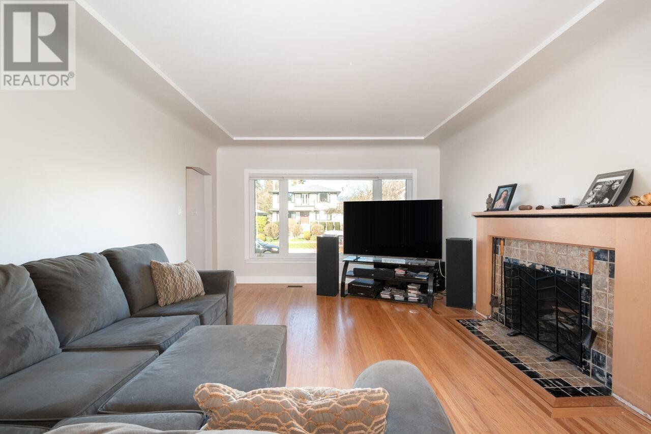 3856 W 3rd Avenue, Vancouver, British Columbia  V6R 1M4 - Photo 2 - R2978652