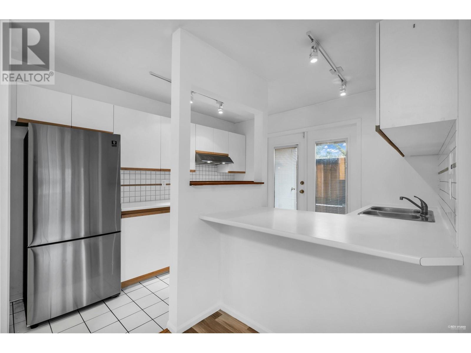 21 355 Duthie Avenue, Burnaby, British Columbia  V5A 2P3 - Photo 4 - R2976353