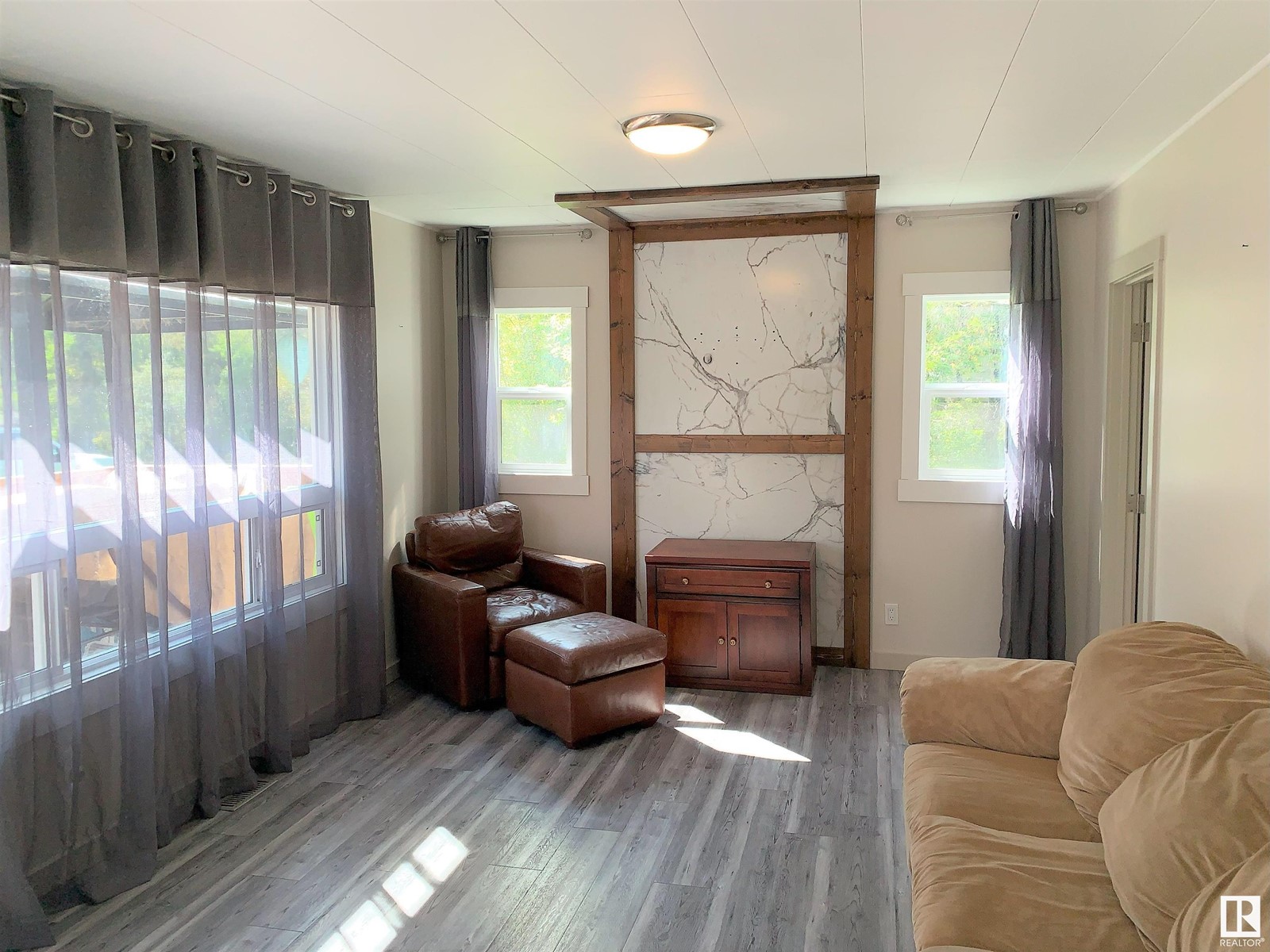 Property at 1270 47436 RR 15 Mission Beach image 5