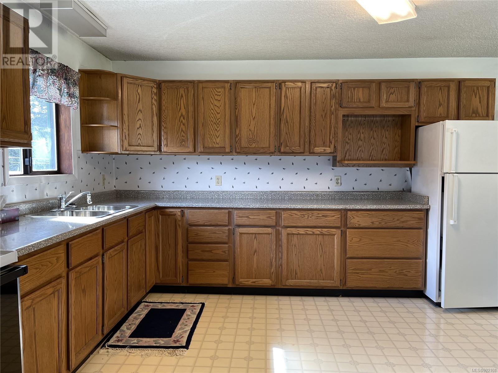 Property at 2891 Burde St image 3