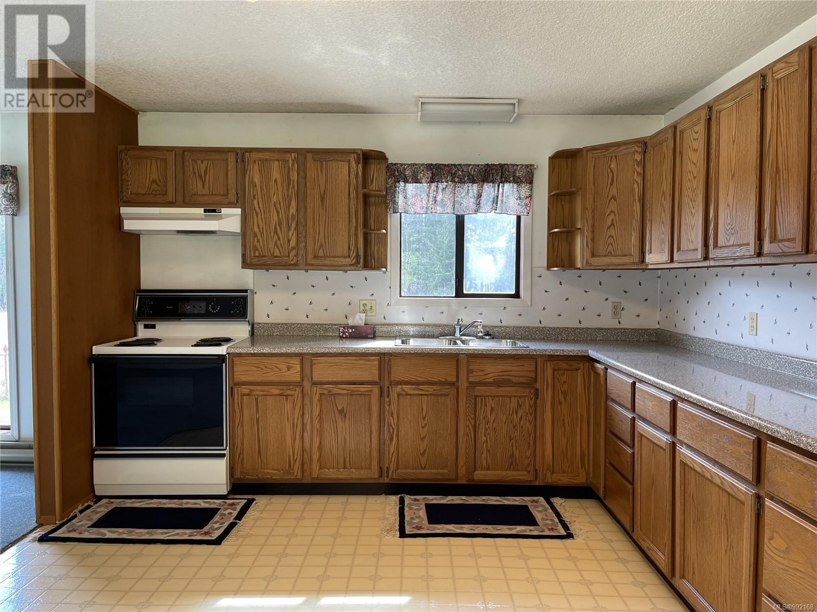 Property at 2891 Burde St image 4