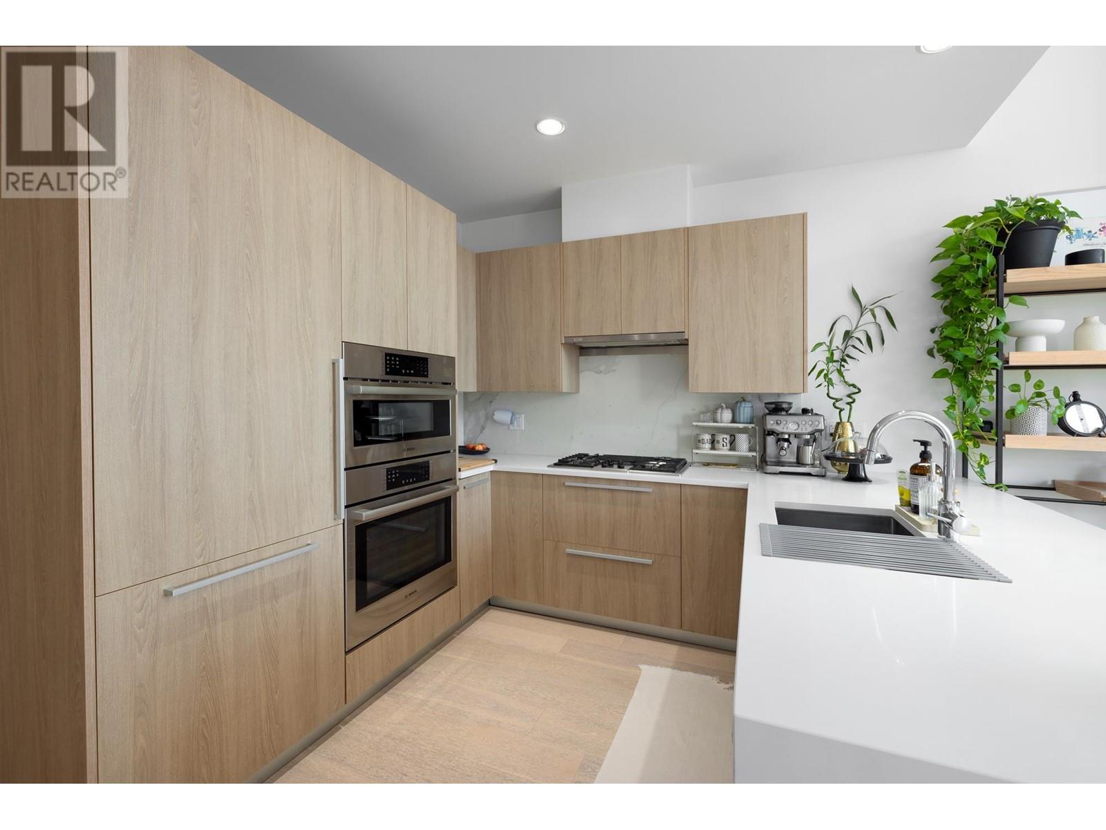 307 1295 Conifer Street, North Vancouver, British Columbia  V7J 0B4 - Photo 6 - R2965166