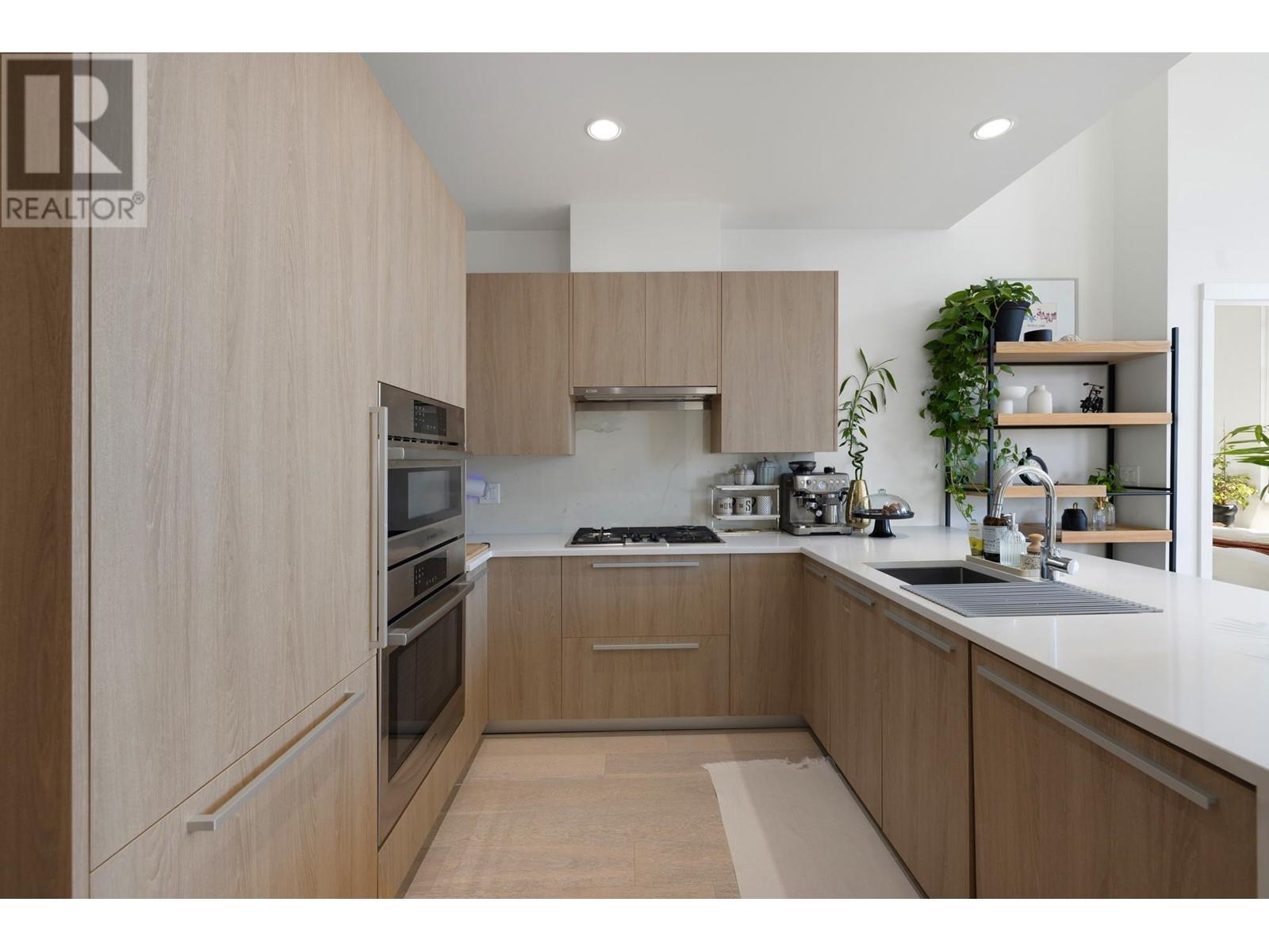 307 1295 Conifer Street, North Vancouver, British Columbia  V7J 0B4 - Photo 8 - R2965166