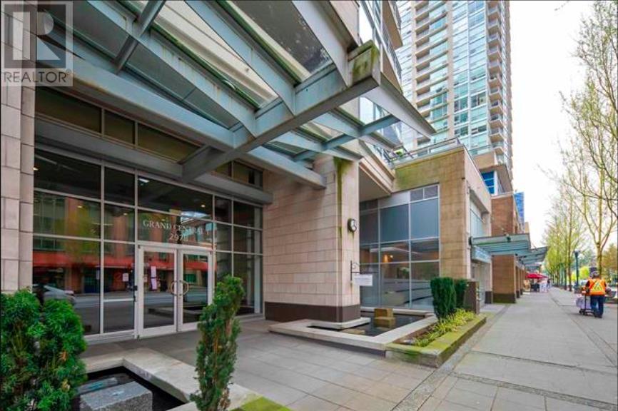 1701 2978 Glen Drive, Coquitlam, British Columbia  V3B 0C3 - Photo 3 - R2974986