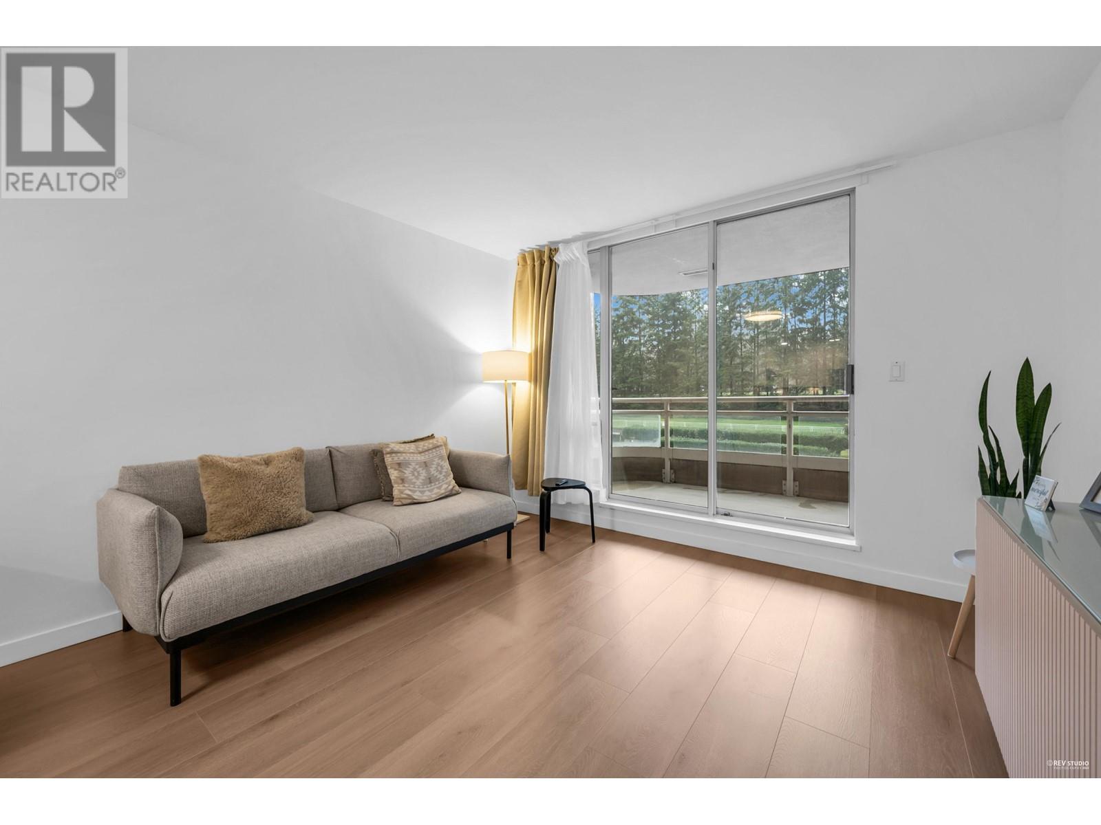201 9623 Manchester Drive, Burnaby, British Columbia  V3N 4Y8 - Photo 3 - R2978438