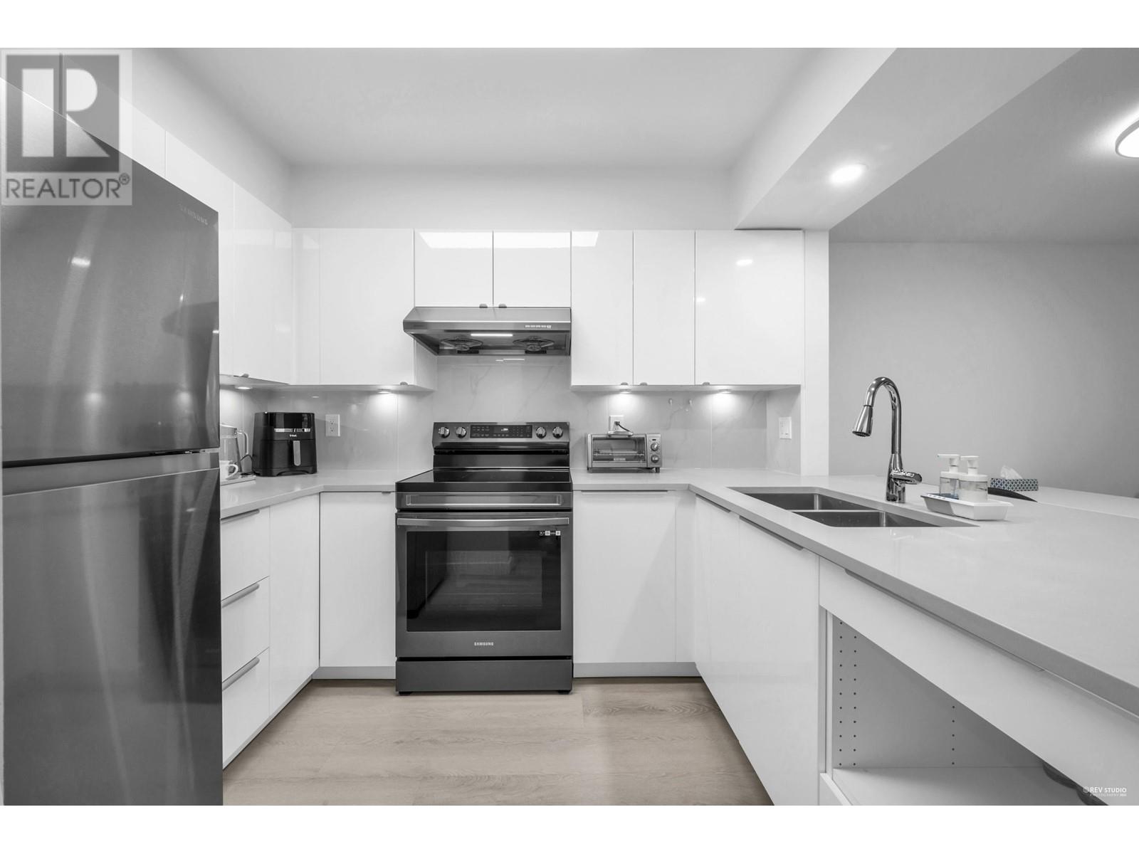 201 9623 Manchester Drive, Burnaby, British Columbia  V3N 4Y8 - Photo 8 - R2978438