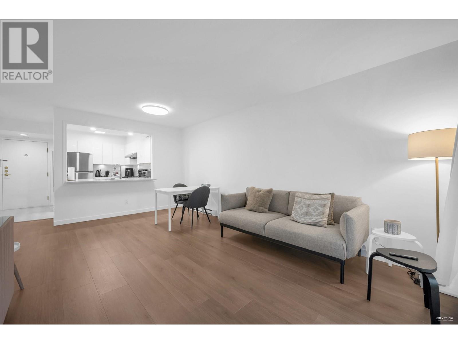 201 9623 Manchester Drive, Burnaby, British Columbia  V3N 4Y8 - Photo 4 - R2978438