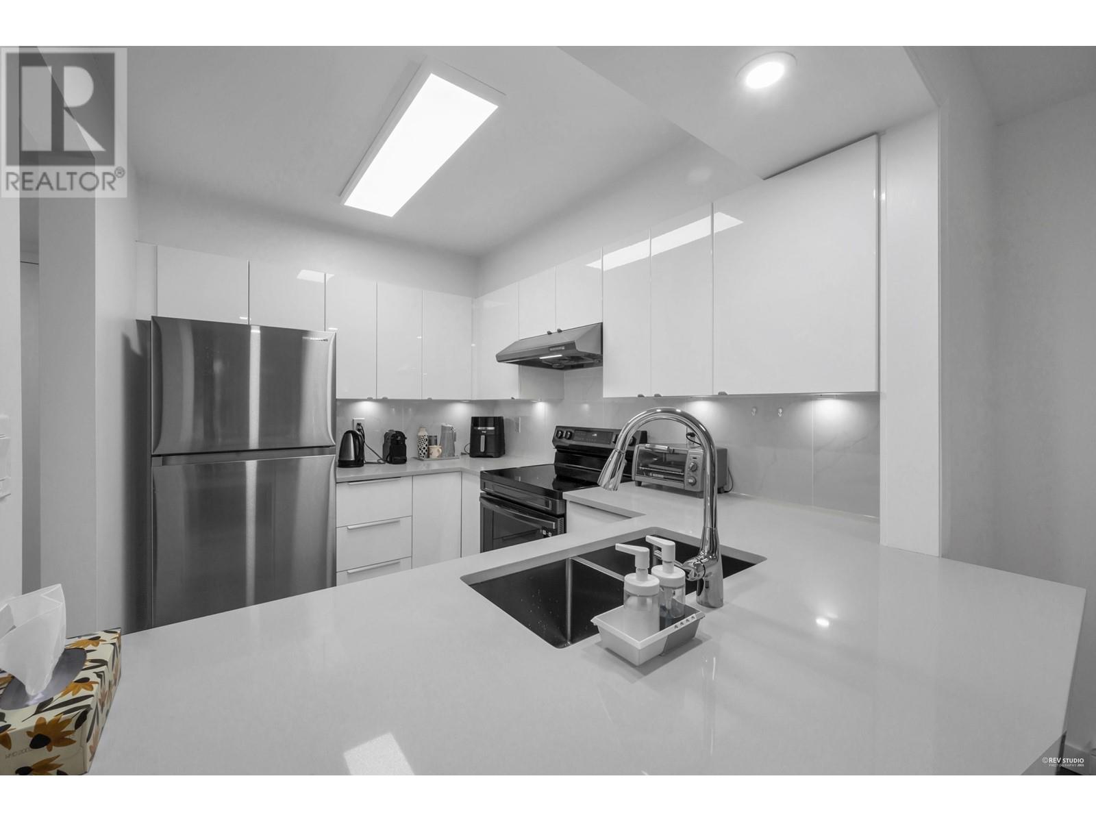201 9623 Manchester Drive, Burnaby, British Columbia  V3N 4Y8 - Photo 10 - R2978438