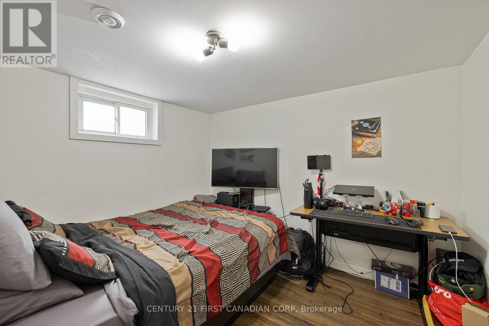 Photo 21 of 39 for 74 Barker Street