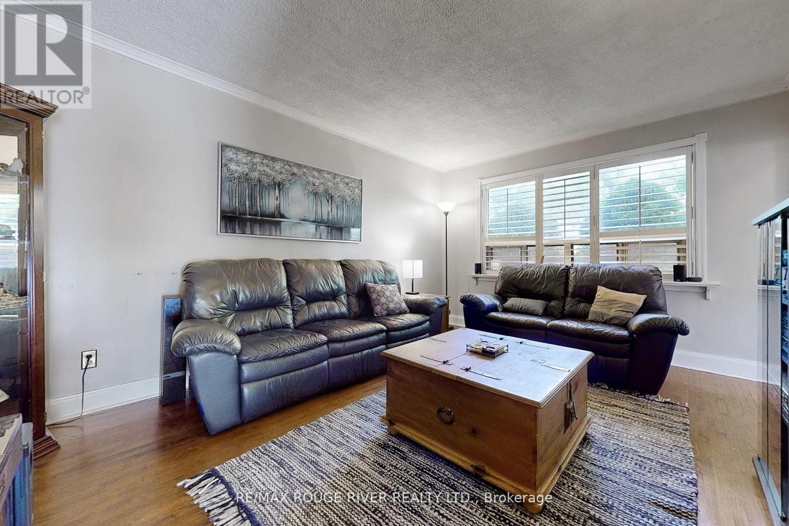 Property at 92 EASTVILLE AVENUE image 3