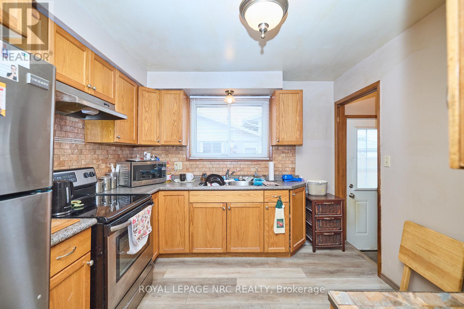 45 Green Maple Drive, St. Catharines, Ontario  L2P 3P4 - Photo 12 - X12024486