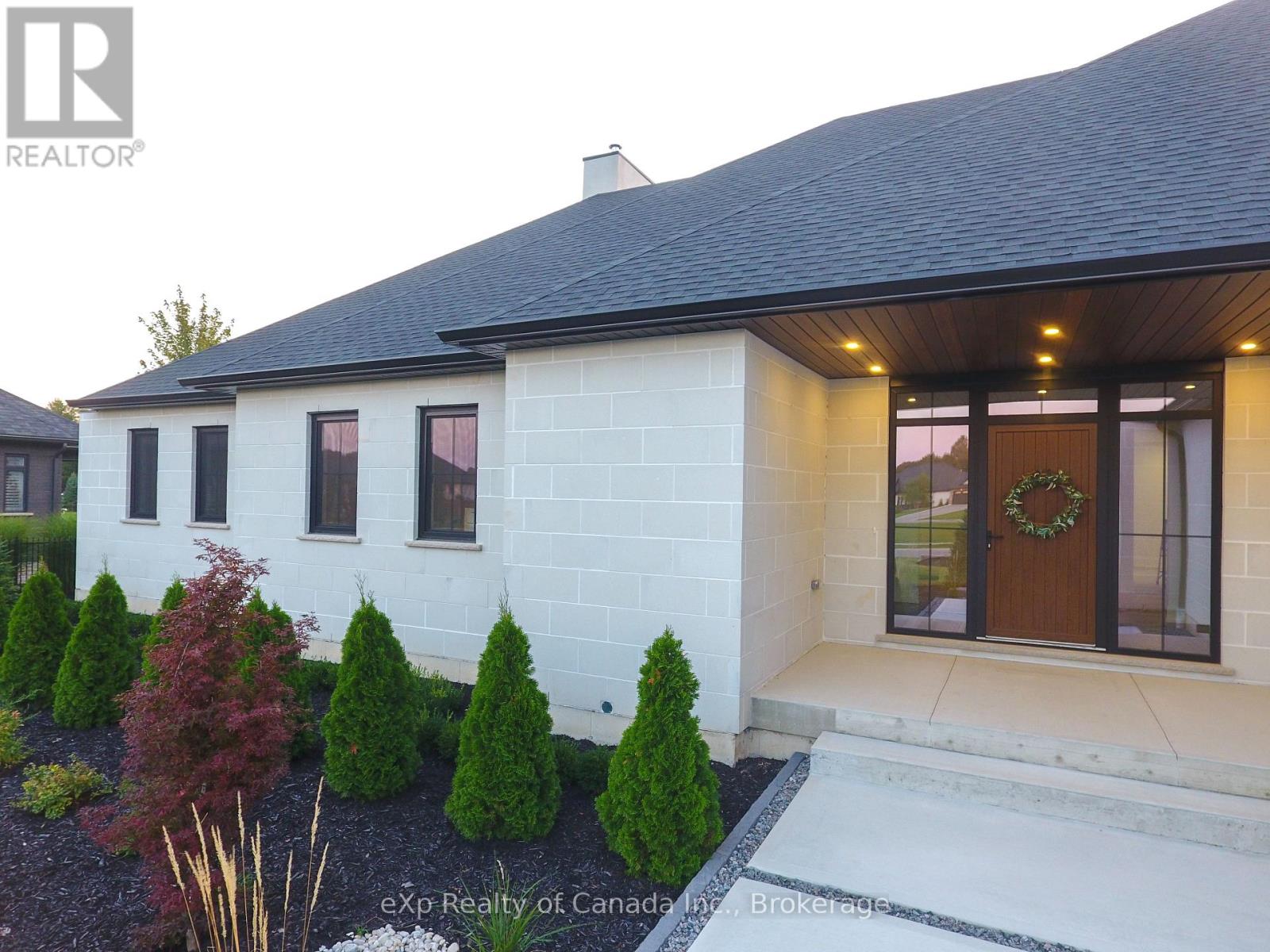 33 August Crescent, Norwich, Ontario  N0J 1R0 - Photo 2 - X12024452