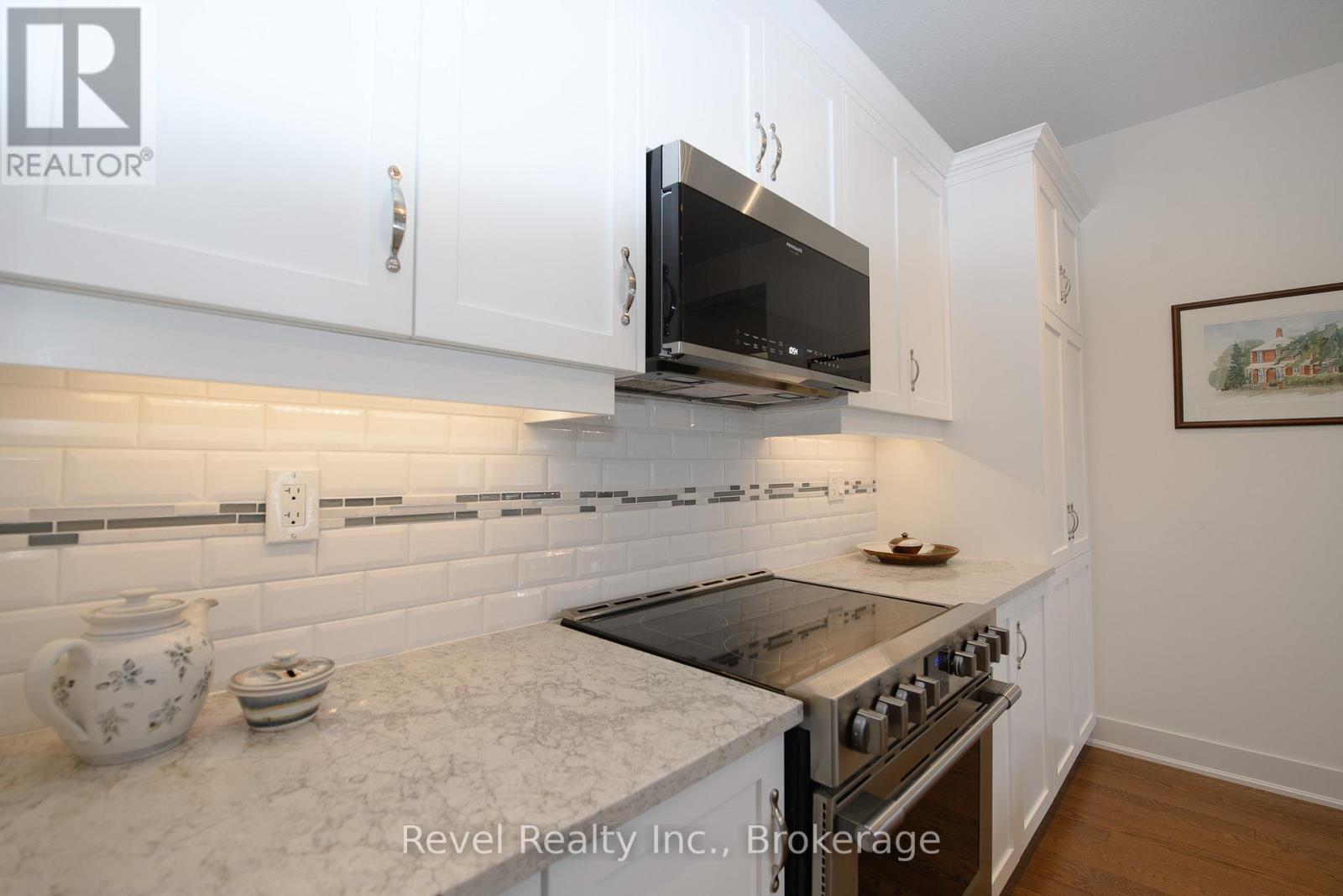 252 Ironwood Way, Georgian Bluffs, Ontario  N0H 1S0 - Photo 5 - X12024510