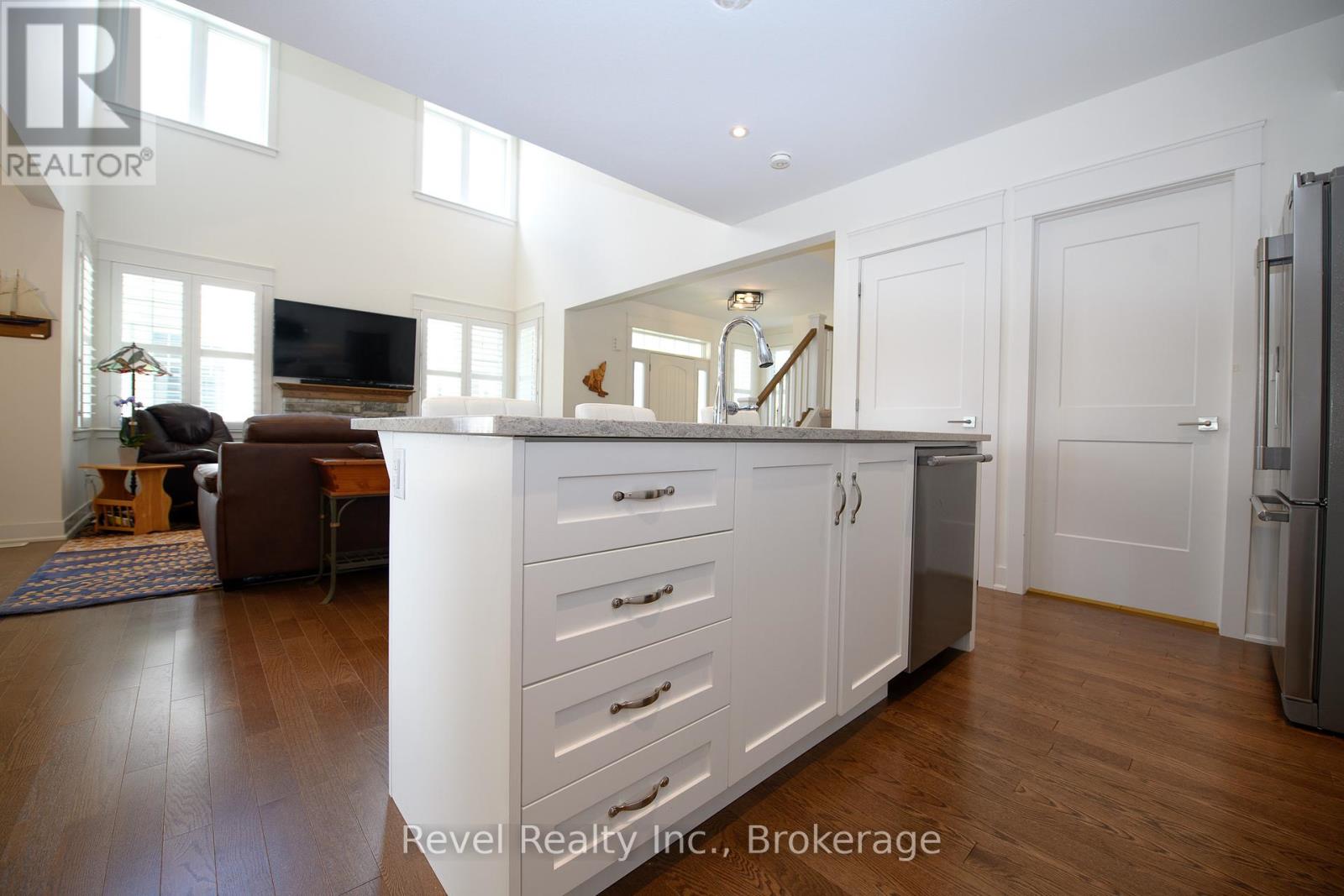 252 Ironwood Way, Georgian Bluffs, Ontario  N0H 1S0 - Photo 6 - X12024510