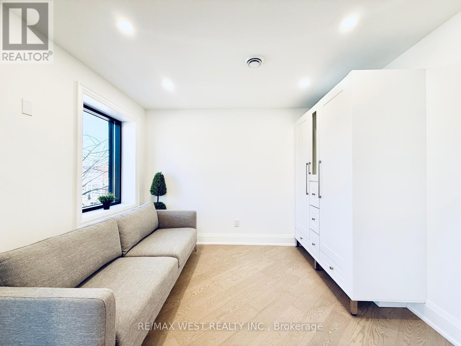 1 - 1618 Bayview Avenue, Toronto, Ontario  M4G 3B7 - Photo 6 - C12024516