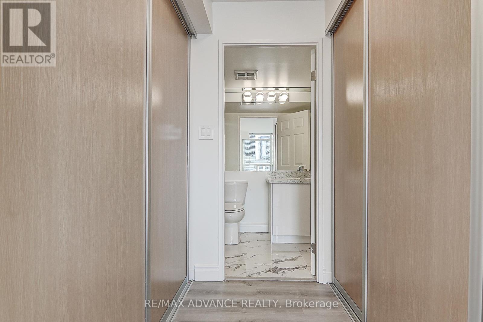 1611 - 24 Wellesley Street W, Toronto, Ontario  M4Y 2X6 - Photo 10 - C12024521