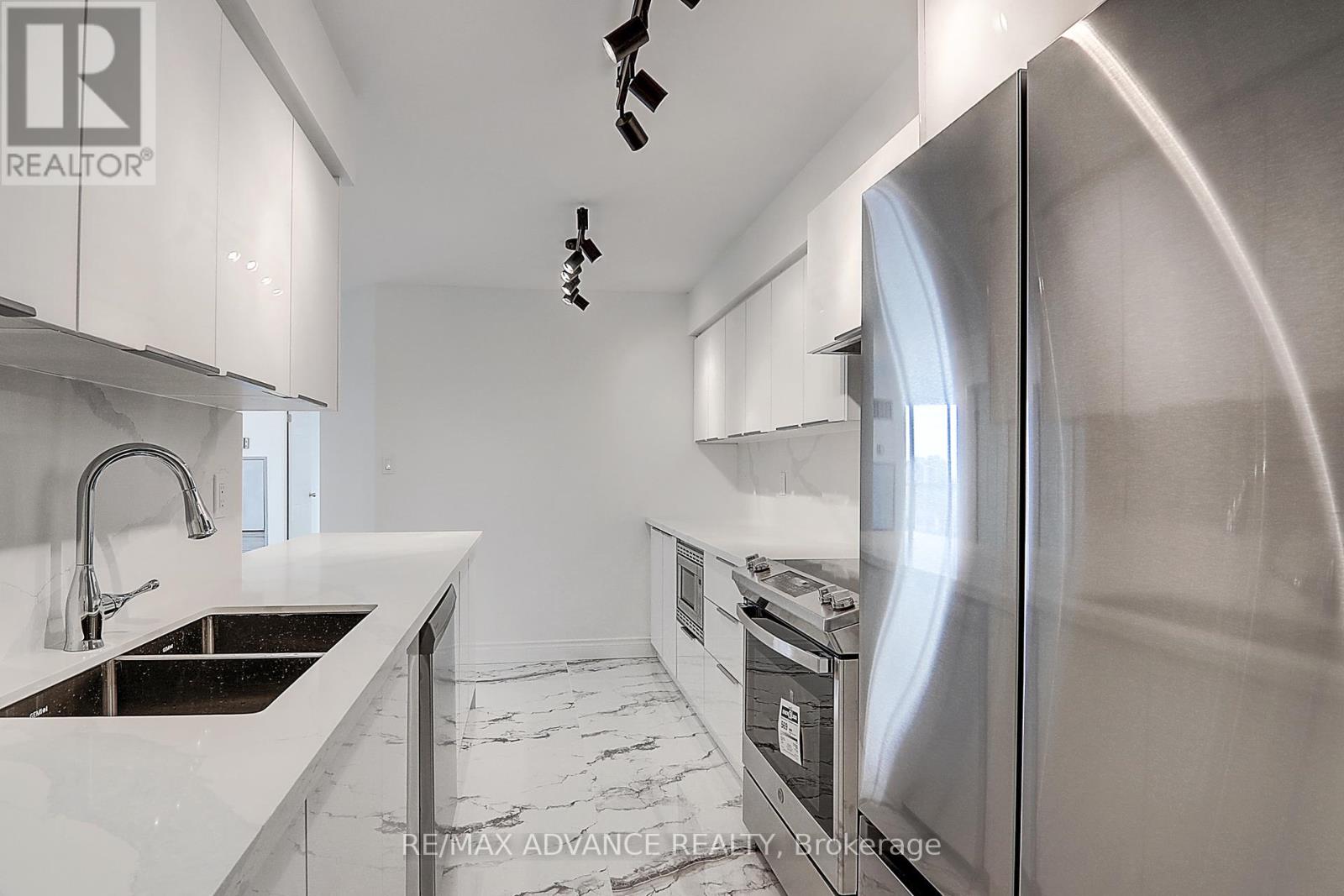 1611 - 24 Wellesley Street W, Toronto, Ontario  M4Y 2X6 - Photo 12 - C12024521