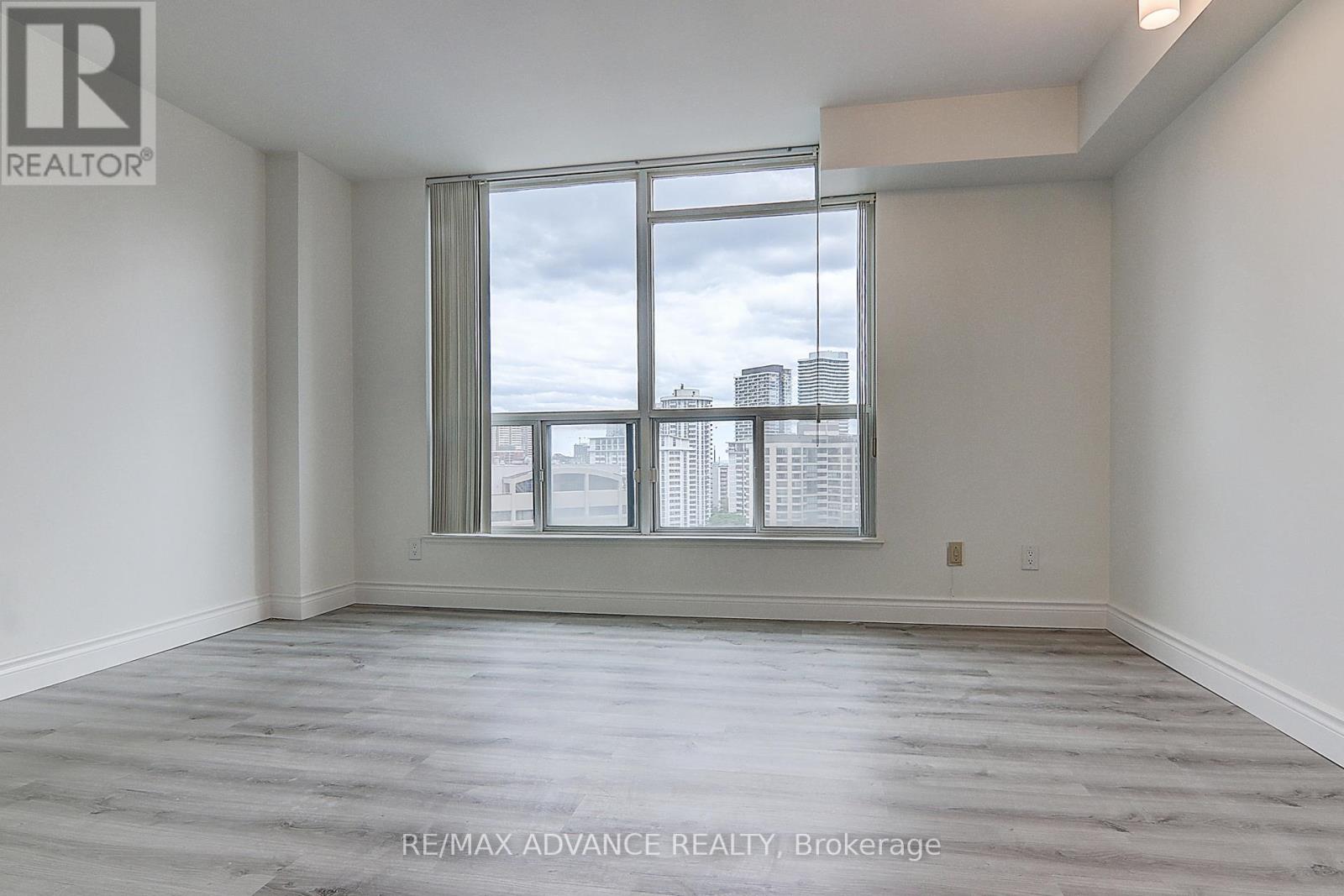 1611 - 24 Wellesley Street W, Toronto, Ontario  M4Y 2X6 - Photo 5 - C12024521