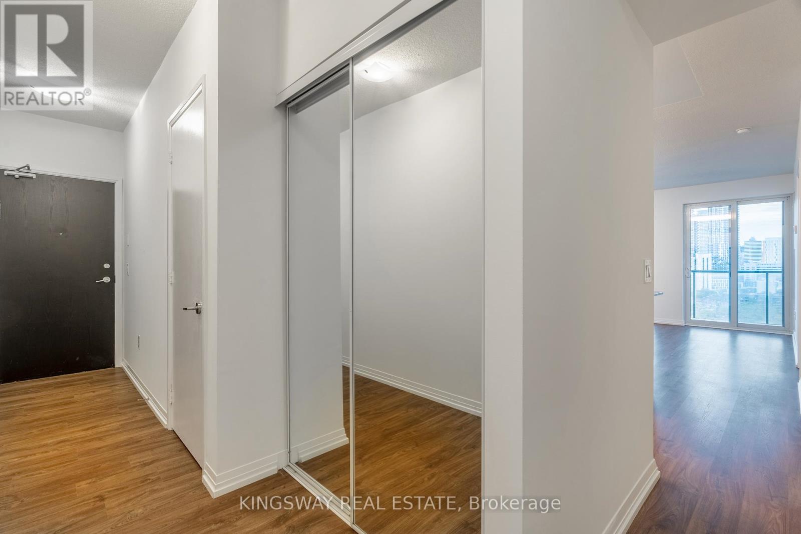 1709 - 25 Cole Street, Toronto, Ontario  M5A 4M3 - Photo 4 - C12024572