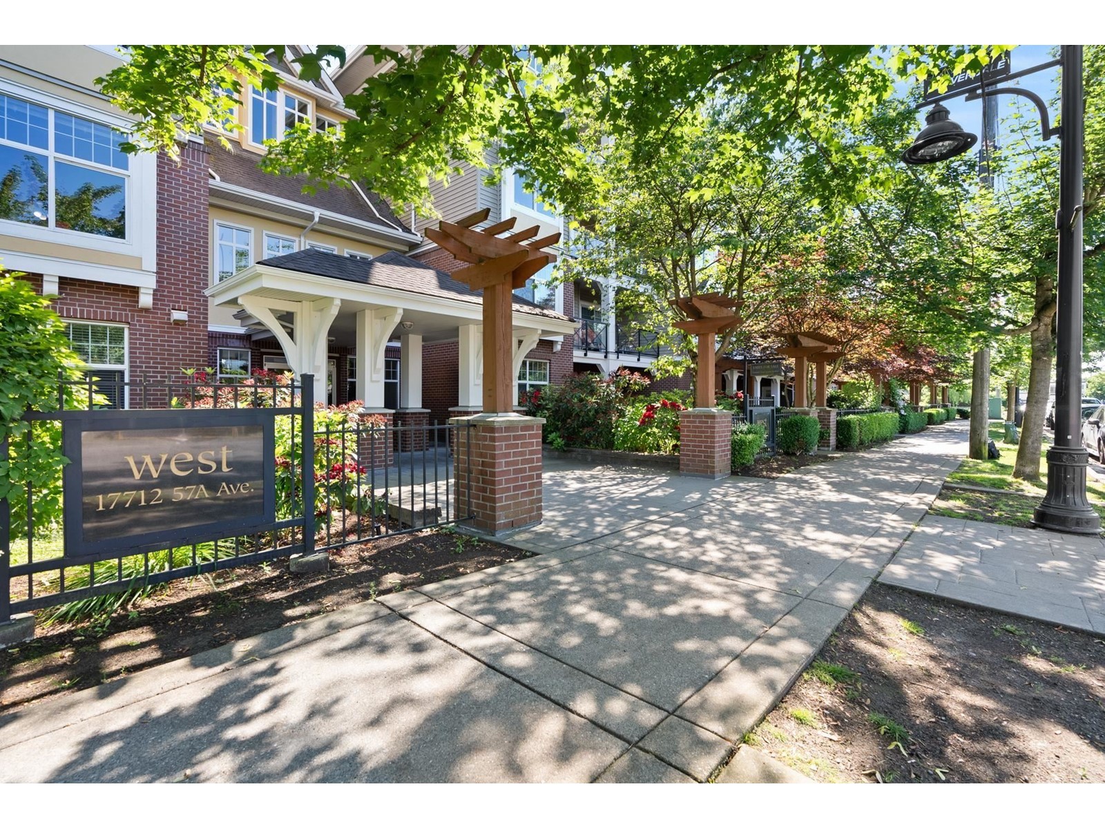 Property at 409 17712 57A AVENUE image 2
