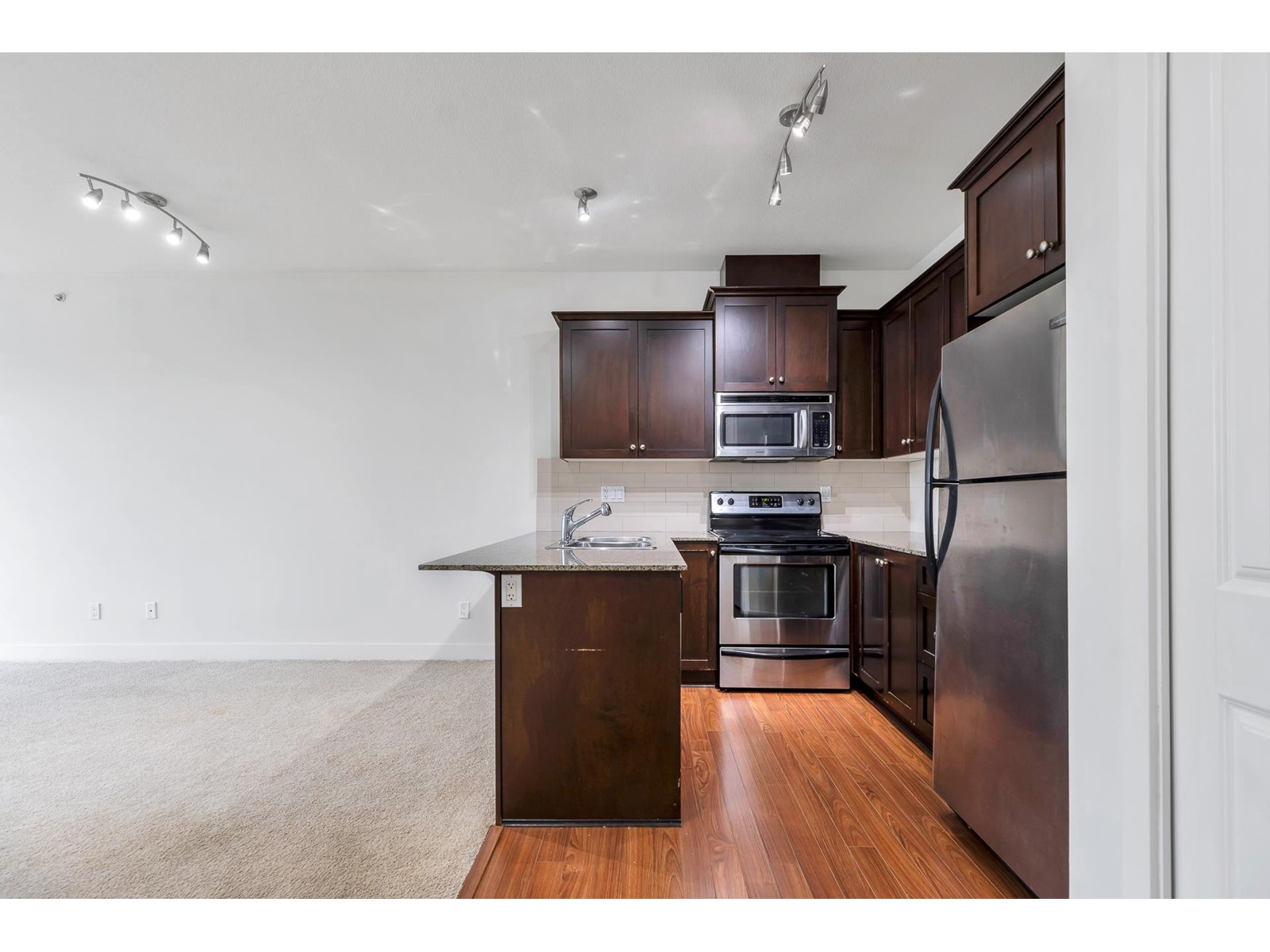 Property at 409 17712 57A AVENUE image 4