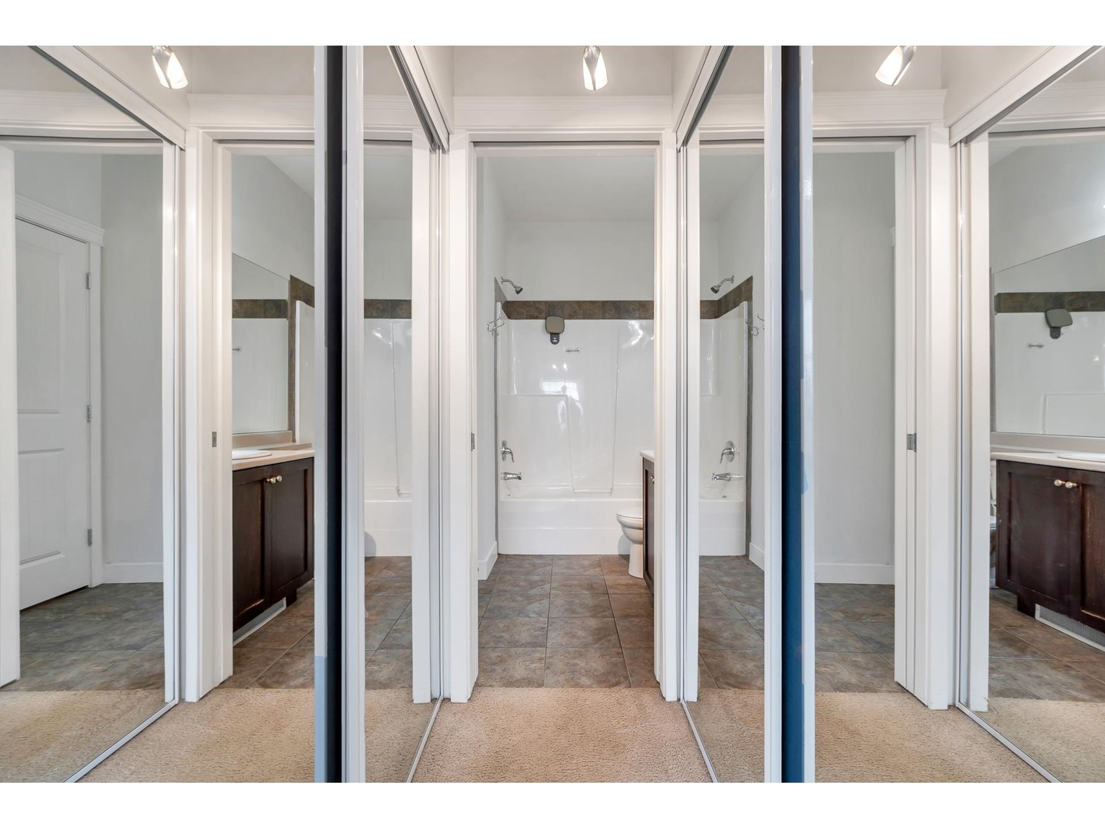 409 17712 57a Avenue, Surrey, British Columbia  V3S 1J1 - Photo 21 - R2978295