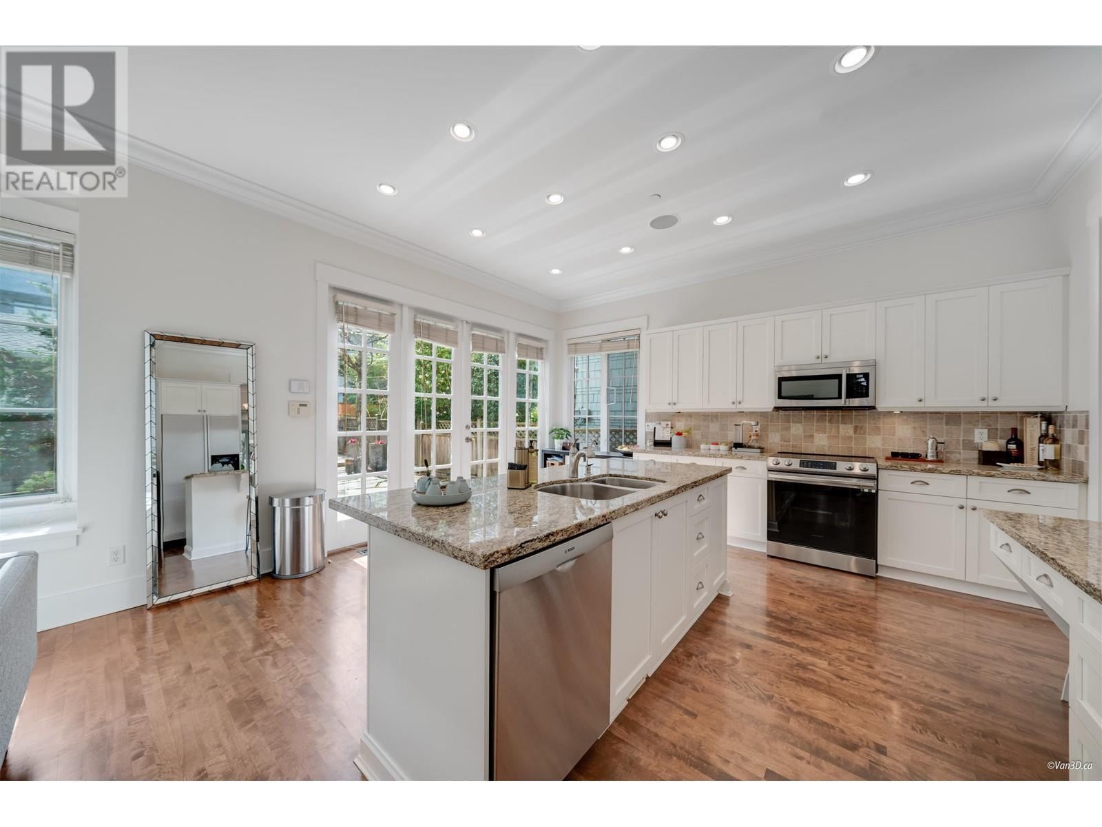 4364 W 9th Avenue, Vancouver, British Columbia  V6R 2C7 - Photo 2 - R2978660