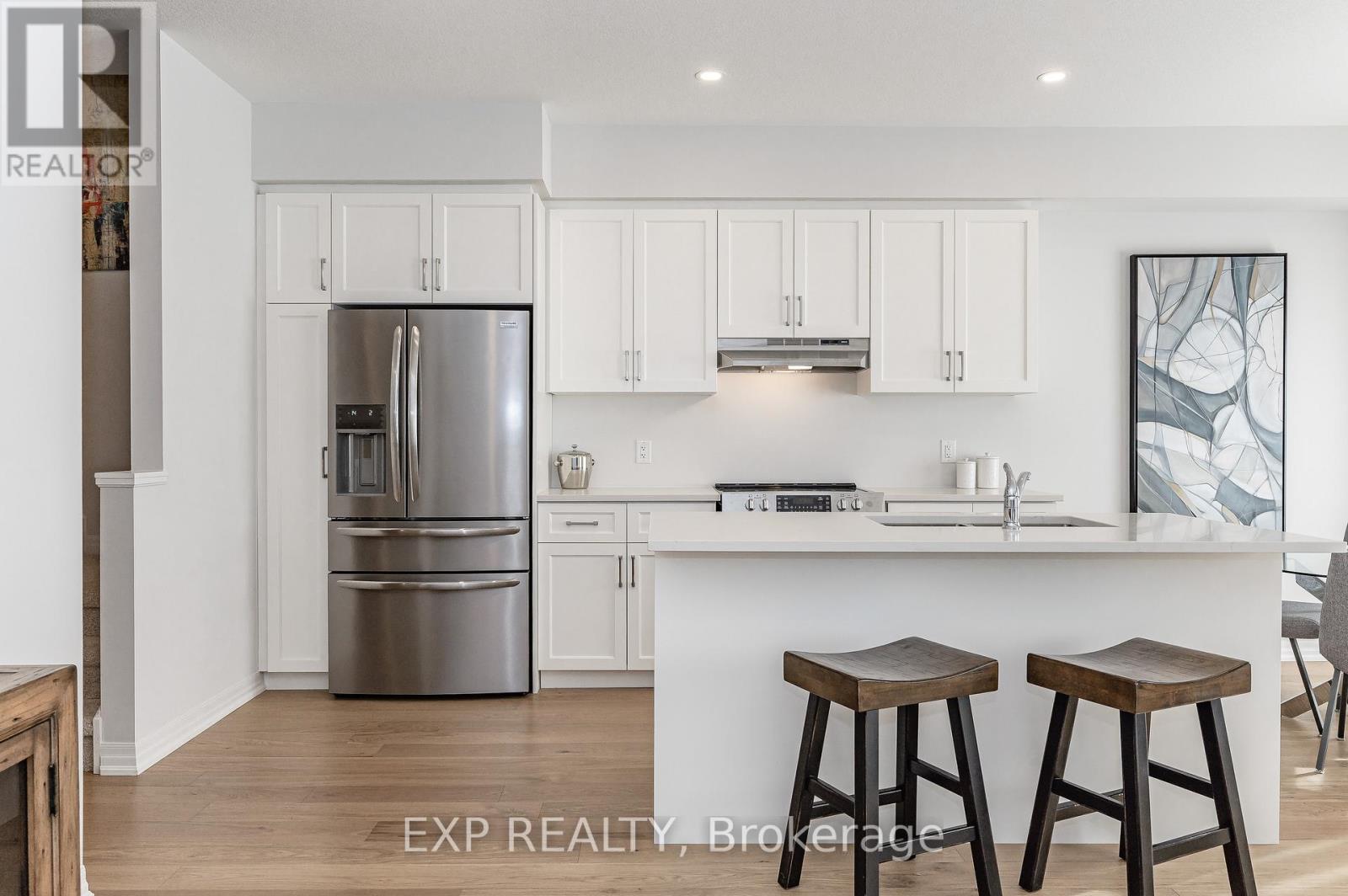 Property at 6 BROMLEY DRIVE image 4