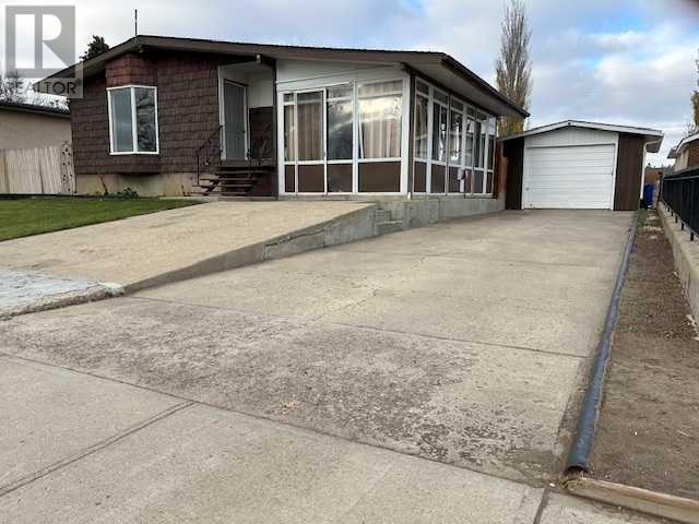 Property at 24 9 Avenue W image 1