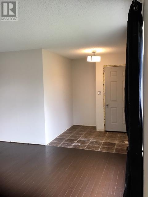 Property at 24 9 Avenue W image 2