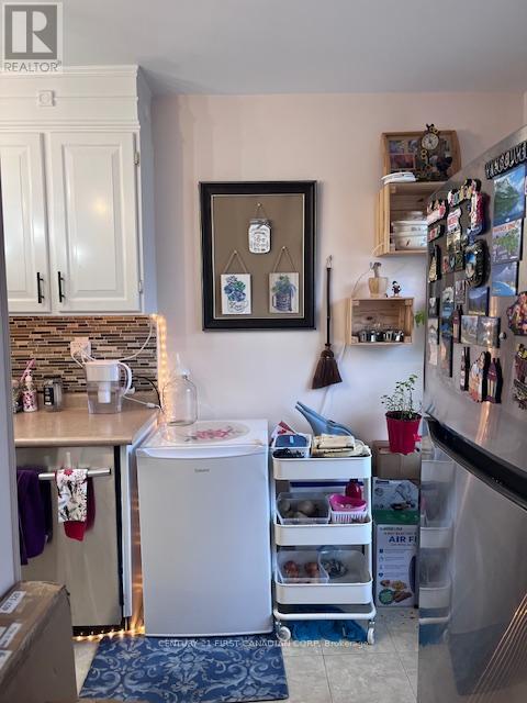 Property at 646 WONDERLAND ROAD image 4