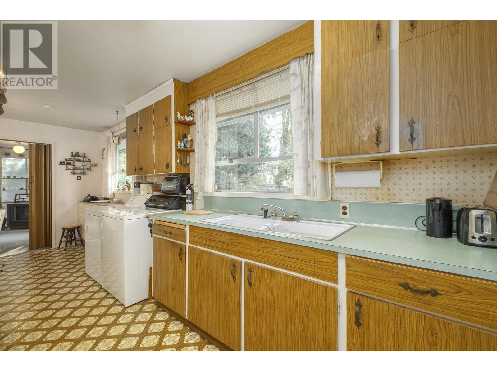 1950 Alderlynn Drive, North Vancouver, British Columbia  V7J 2S9 - Photo 11 - R2978435